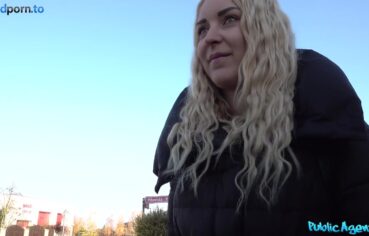 Public Agent – Tourist pervert fucking with blonde for money