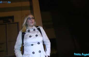 Public Agent – Fake Agent Gets His Dick Stuffed In A Curvy Ass